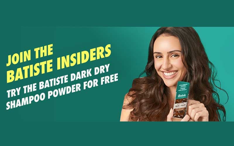 Essayez gratuitement le shampooing sec en poudre Batiste pour cheveux foncés