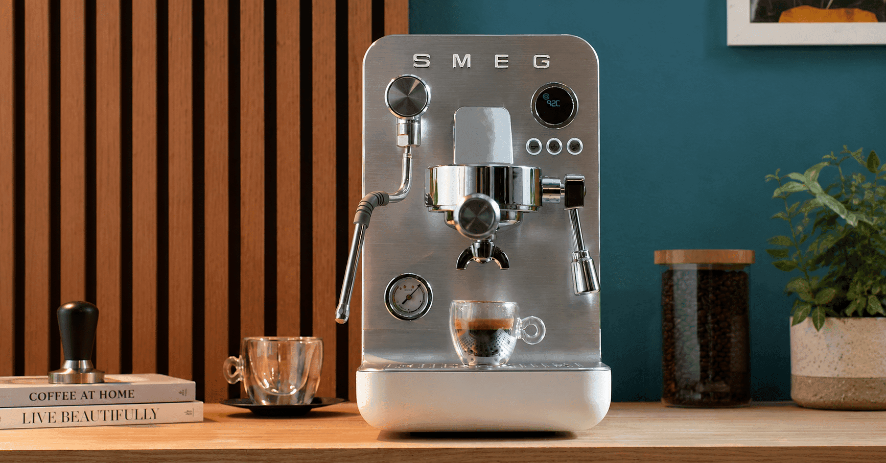 Concours SMEG MiniPro Canada : machine espresso de 2 499 $