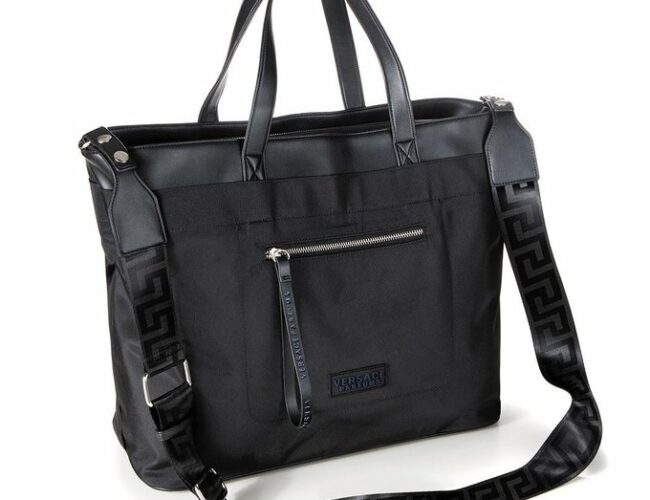 Participez et Éblouissez-vous : Remportez un Magnifique Sac Versace dans Notre Concours Exclusif !